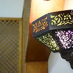 Travelholic Hostel
