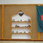 Travelholic Hostel